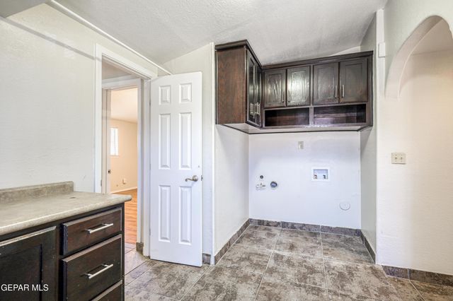 9724 STAUBACH Drive, El Paso, TX 79927