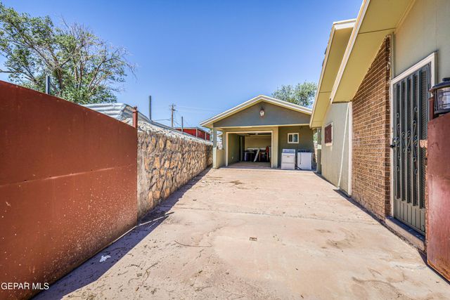 9724 STAUBACH Drive, El Paso, TX 79927