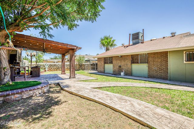 9724 STAUBACH Drive, El Paso, TX 79927