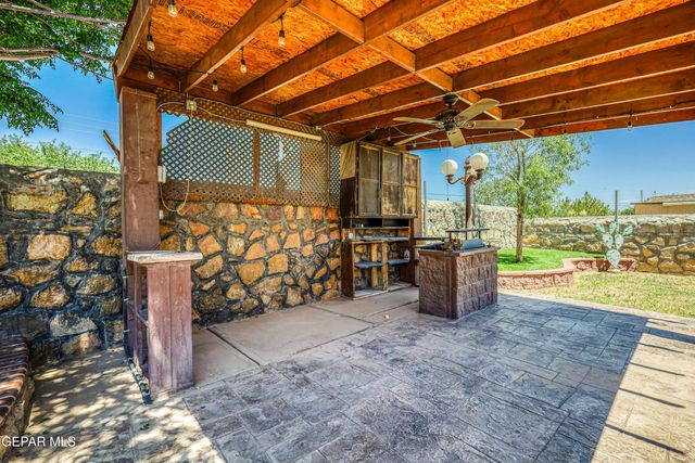 9724 STAUBACH Drive, El Paso, TX 79927