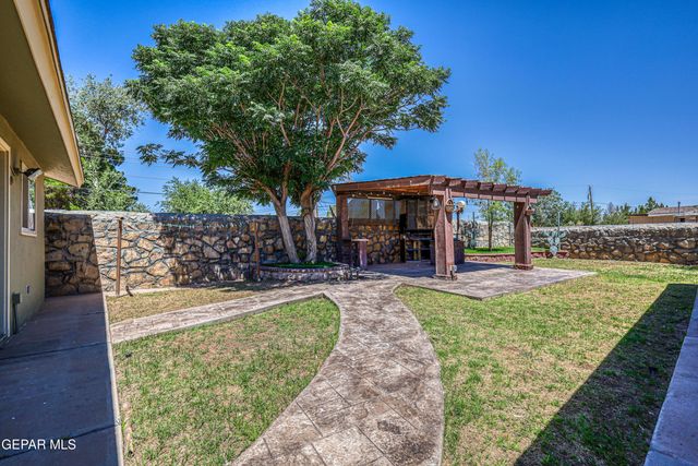9724 STAUBACH Drive, El Paso, TX 79927