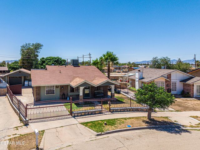 9724 STAUBACH Drive, El Paso, TX 79927