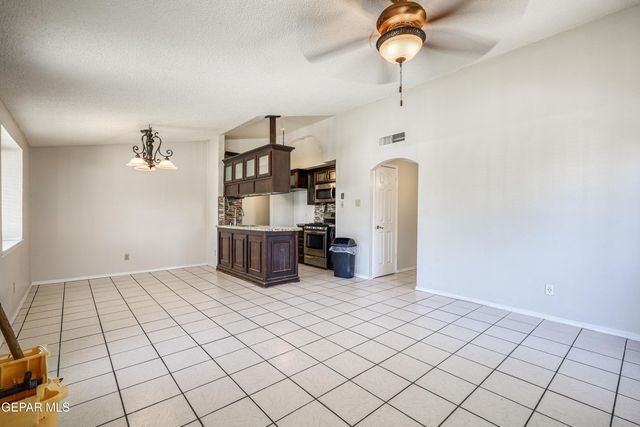 9724 STAUBACH Drive, El Paso, TX 79927