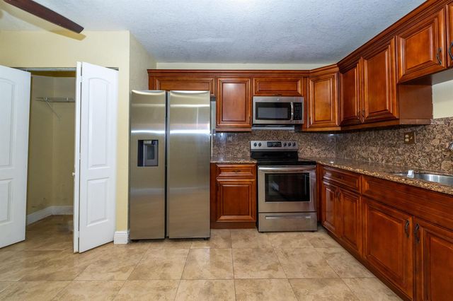 6020 NW 3rd Street 6020, Margate, FL 33063