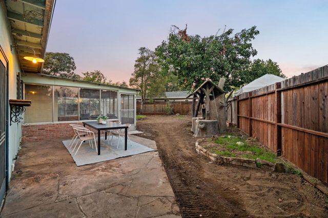 16281 Camino Del Sol, Los Gatos, CA 95032