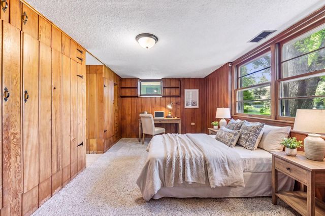 5536 Holiday Road, Minnetonka, MN 55345