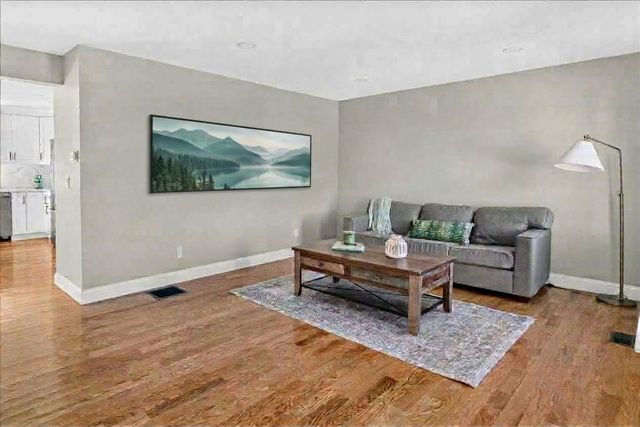 49 Thompson St, Middleboro, MA 02346