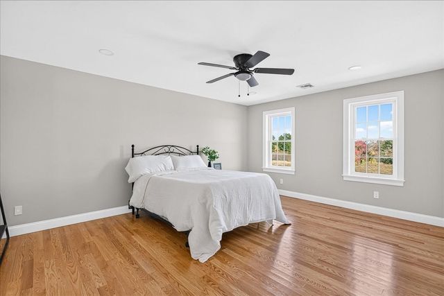 49 Thompson St, Middleboro, MA 02346