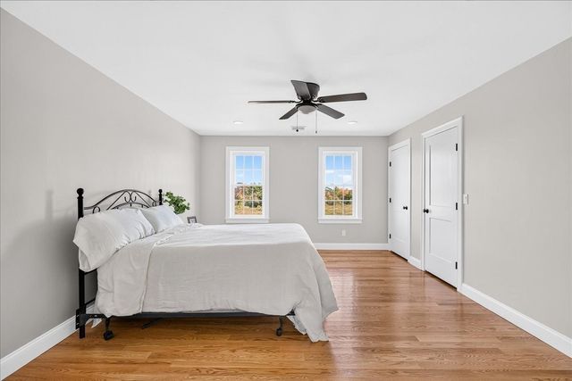 49 Thompson St, Middleboro, MA 02346