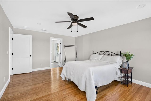 49 Thompson St, Middleboro, MA 02346