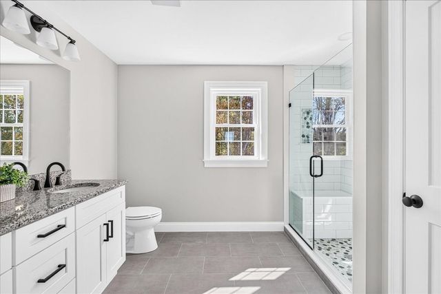 49 Thompson St, Middleboro, MA 02346