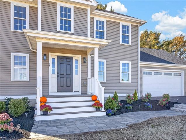 49 Thompson St, Middleboro, MA 02346