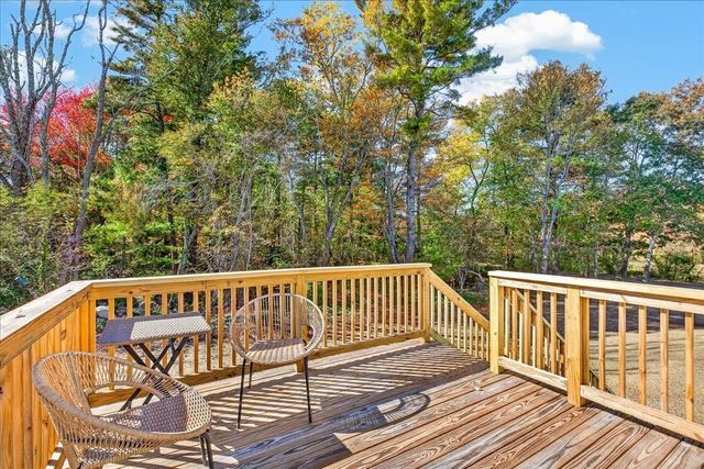 49 Thompson St, Middleboro, MA 02346