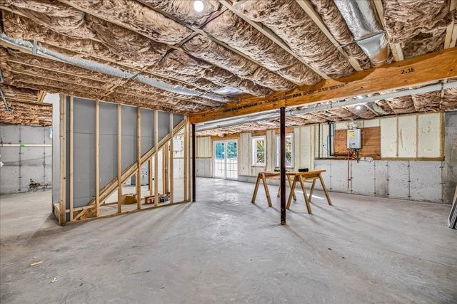 49 Thompson St, Middleboro, MA 02346