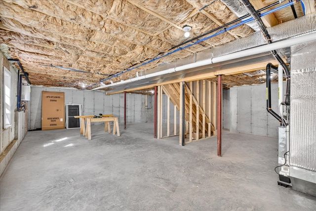 49 Thompson St, Middleboro, MA 02346