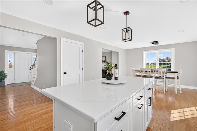 49 Thompson St, Middleboro, MA 02346