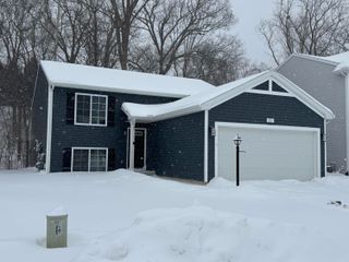 557 N Cygnet Lake Drive, Benton Twp, MI 49022
