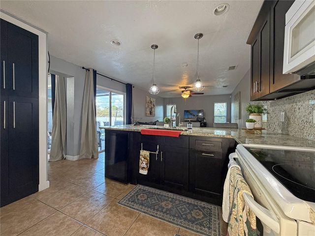 2933 JEWEL AVENUE, Deltona, FL 32738