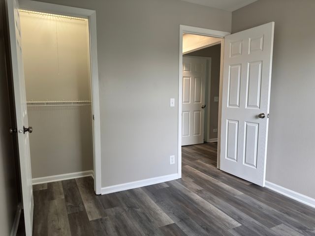 1539 RAYMOND Drive 204, Naperville, IL 60563