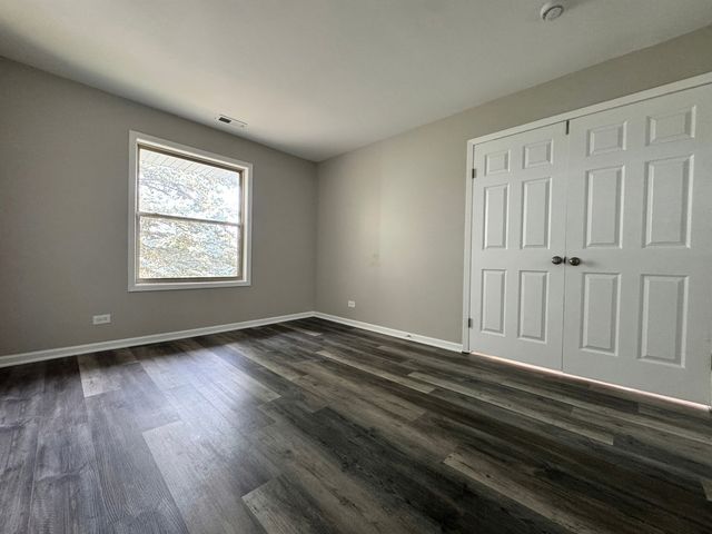 1539 RAYMOND Drive 204, Naperville, IL 60563