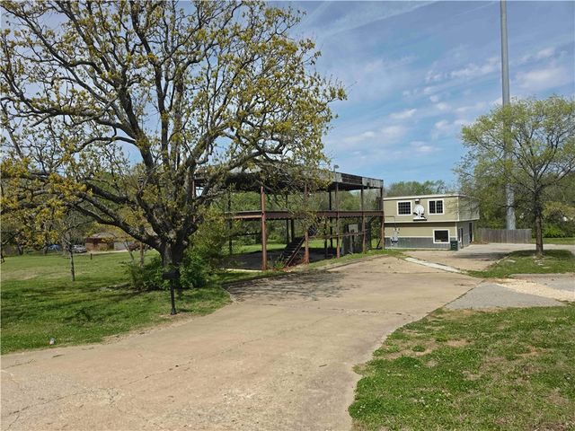1716 W Holly Street, Fayetteville, AR 72703