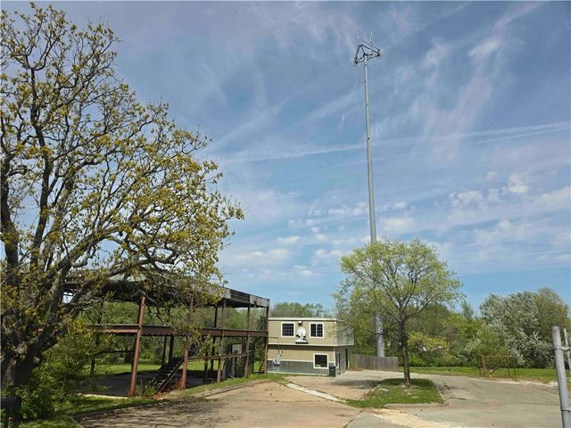 1716 W Holly Street, Fayetteville, AR 72703