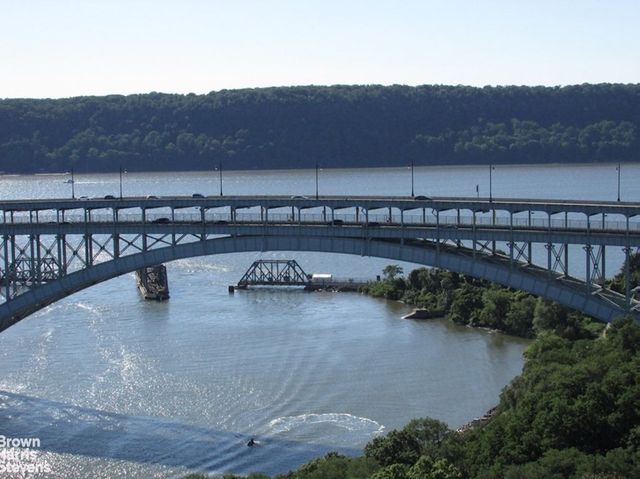 2500 Johnson Ave Apt 3B, New York City, NY 10463