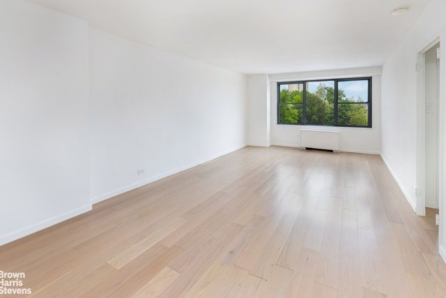 2500 Johnson Ave Apt 3B, New York City, NY 10463