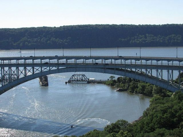 2500 Johnson Ave Apt 3B, New York City, NY 10463