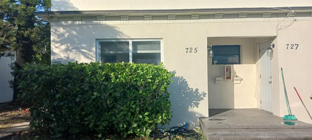 725 N E Street, Lake Worth Beach, FL 33460