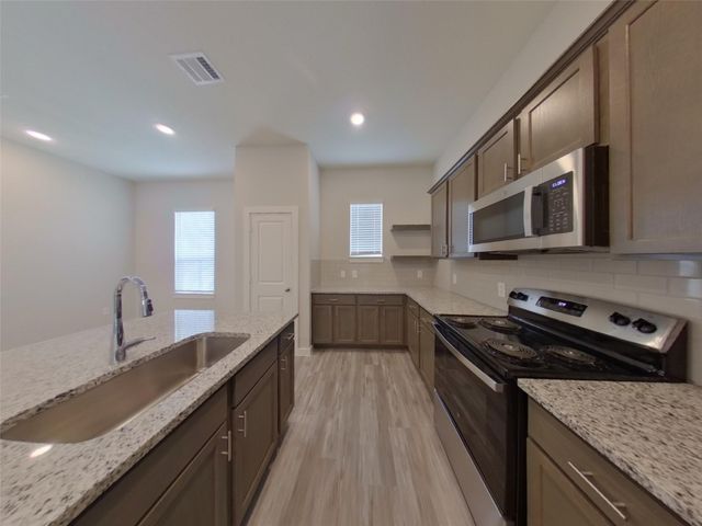 9835 Willow Creek Commerce Drive 217, Tomball, TX 77375