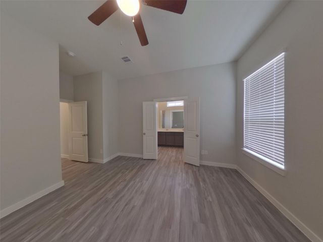 9835 Willow Creek Commerce Drive 217, Tomball, TX 77375