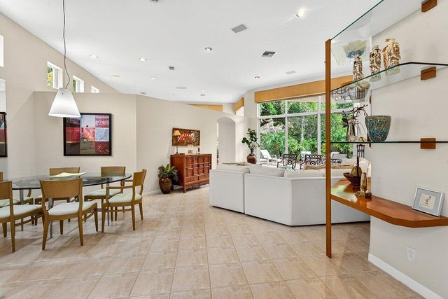 201 Sunset Bay Court, Palm Beach Gardens, FL 33418