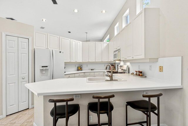 201 Sunset Bay Court, Palm Beach Gardens, FL 33418