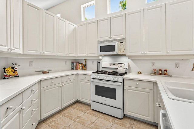 201 Sunset Bay Court, Palm Beach Gardens, FL 33418