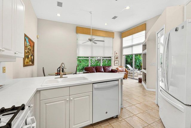 201 Sunset Bay Court, Palm Beach Gardens, FL 33418