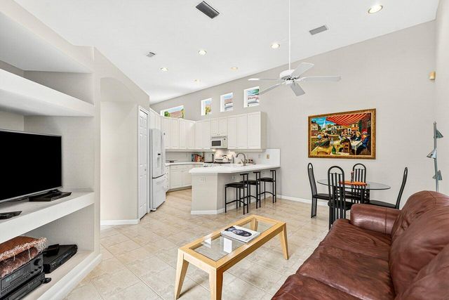 201 Sunset Bay Court, Palm Beach Gardens, FL 33418