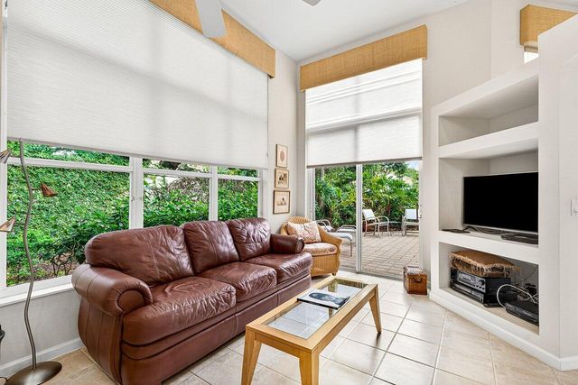 201 Sunset Bay Court, Palm Beach Gardens, FL 33418