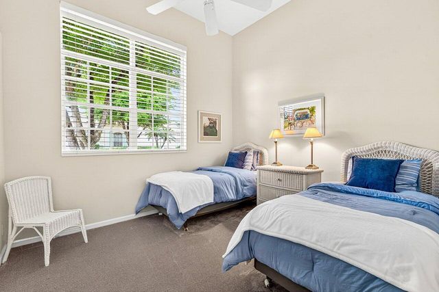 201 Sunset Bay Court, Palm Beach Gardens, FL 33418