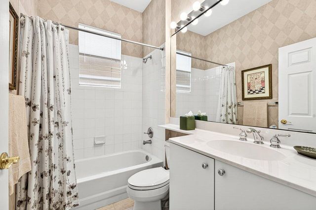 201 Sunset Bay Court, Palm Beach Gardens, FL 33418