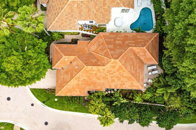 201 Sunset Bay Court, Palm Beach Gardens, FL 33418