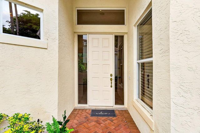 201 Sunset Bay Court, Palm Beach Gardens, FL 33418