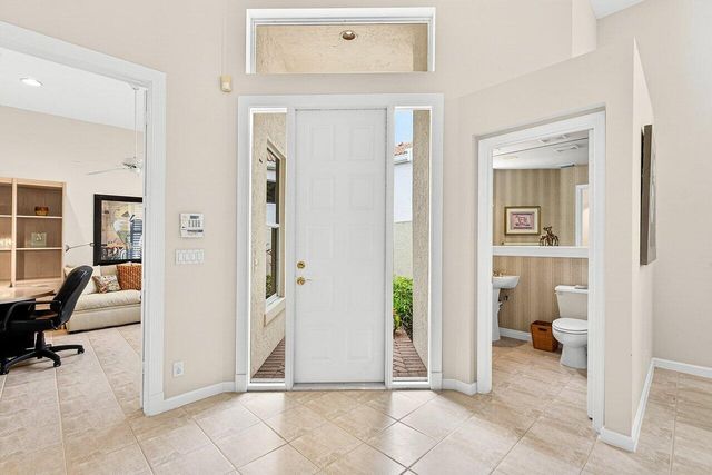 201 Sunset Bay Court, Palm Beach Gardens, FL 33418