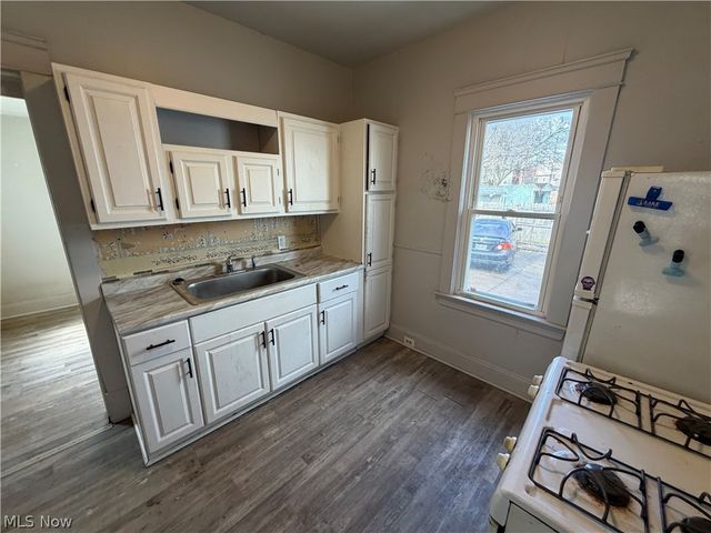 3308 W 90th Street, Cleveland, OH 44102