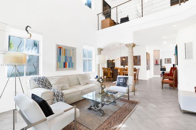 10824 NW 84th St 10824, Doral, FL 33178