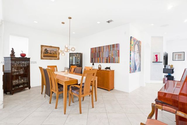 10824 NW 84th St 10824, Doral, FL 33178