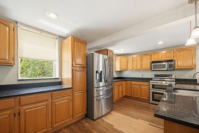 41 Jordan Road, Franklin, MA 02038