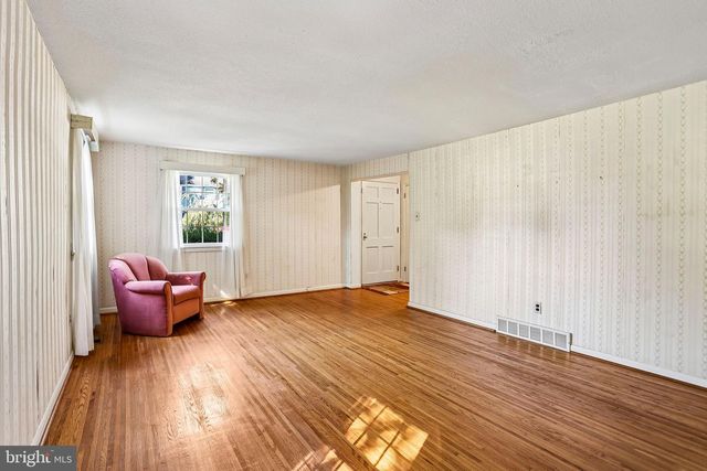 625 CAMBRIDGE RD, Brookhaven, PA 19015