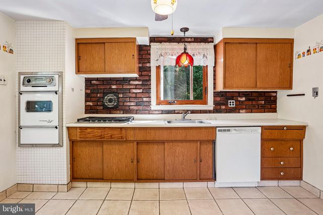 625 CAMBRIDGE RD, Brookhaven, PA 19015