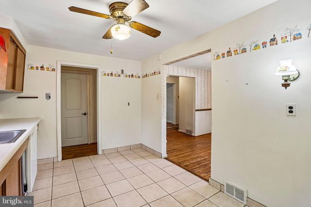 625 CAMBRIDGE RD, Brookhaven, PA 19015